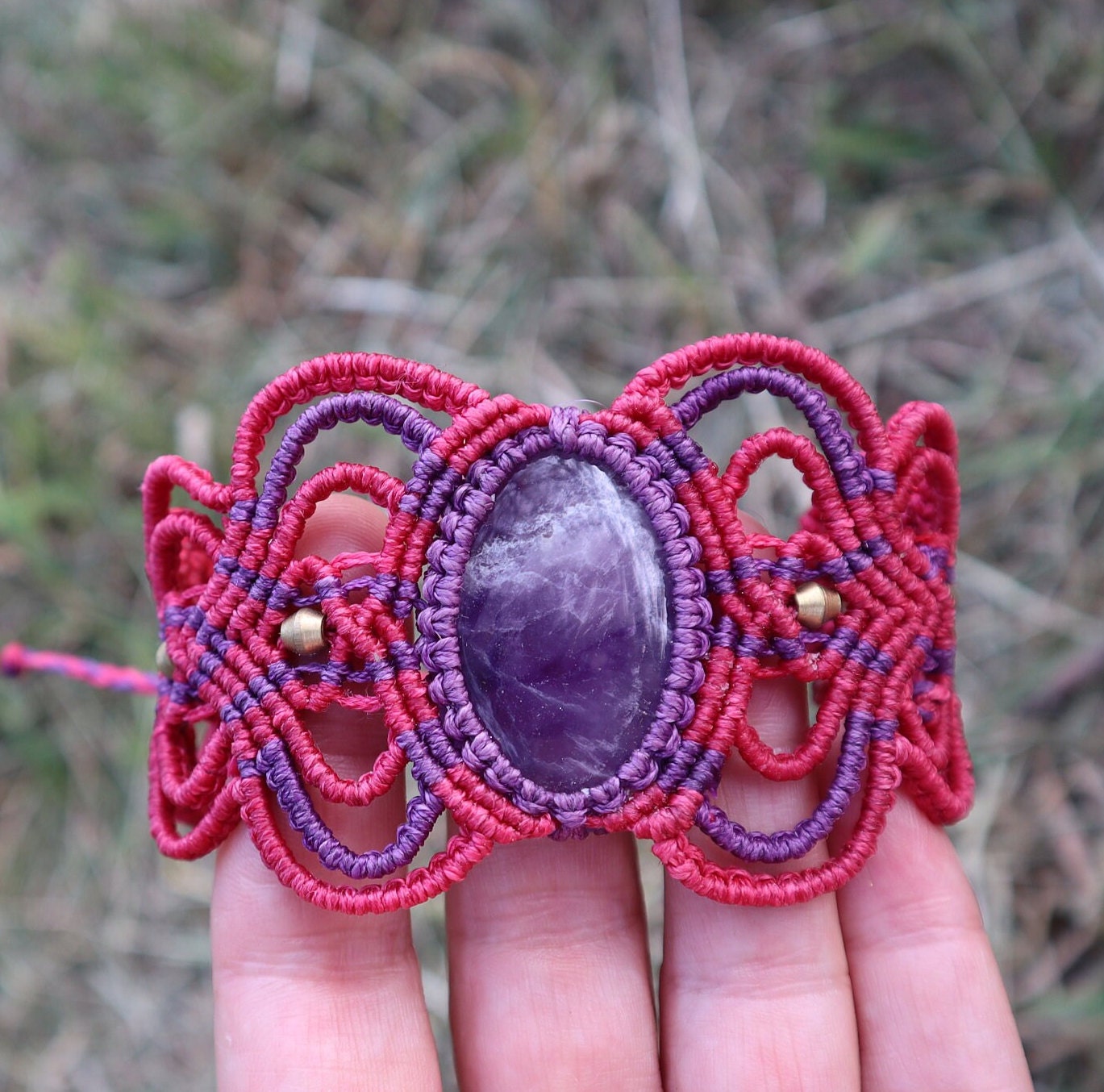 Armband aus handgeknüpftem Macramee mit Amethyst, Macrame, Makramearmband, Schtutzstein, Chakra, Zauber, Goa ,Boheme, Elfen