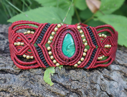 Armband aus handgeknüpftem Macramee mit Malachite, Makramearmband, Schutzstein, Chakra, Zauber, Goa ,Boheme, Elfen